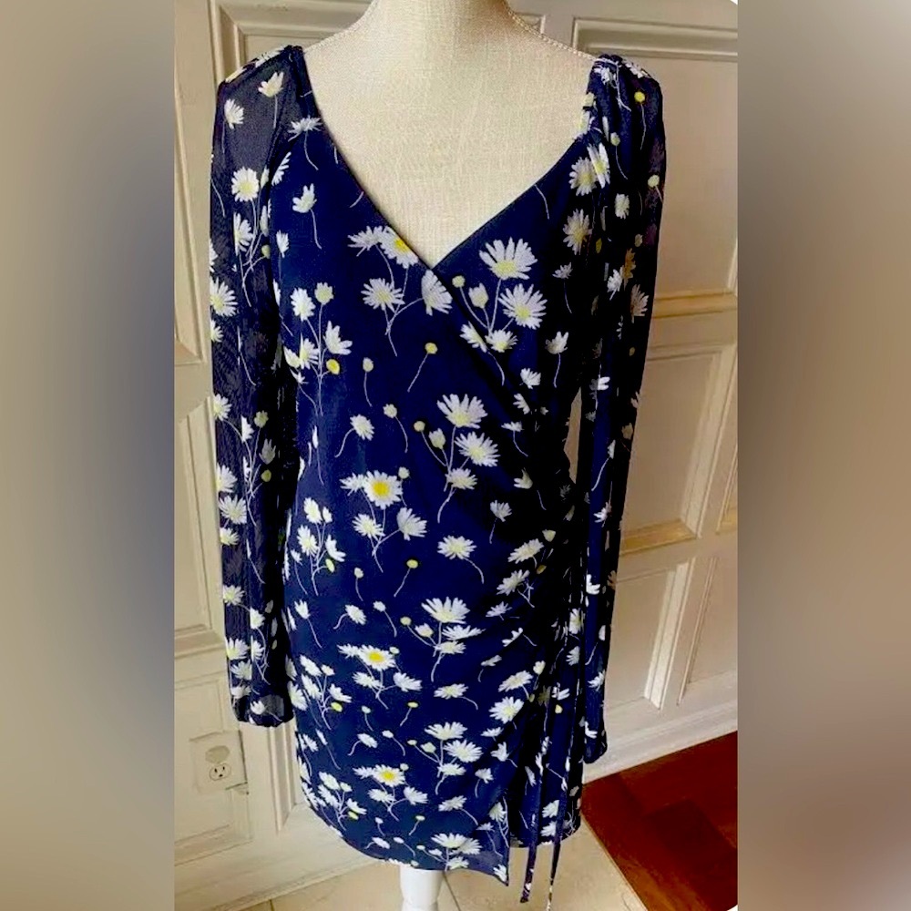 *LIKE NEW* Faux Wrap Skirt Daisy Dress